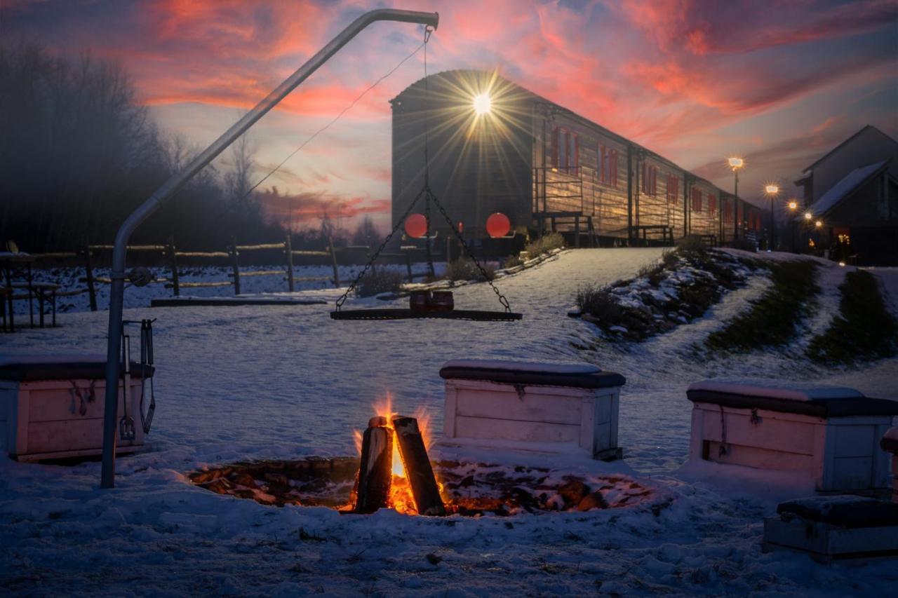 Stacja Galicja - Nocleg W Pociagu Blisko Energylandia ザトル エクステリア 写真